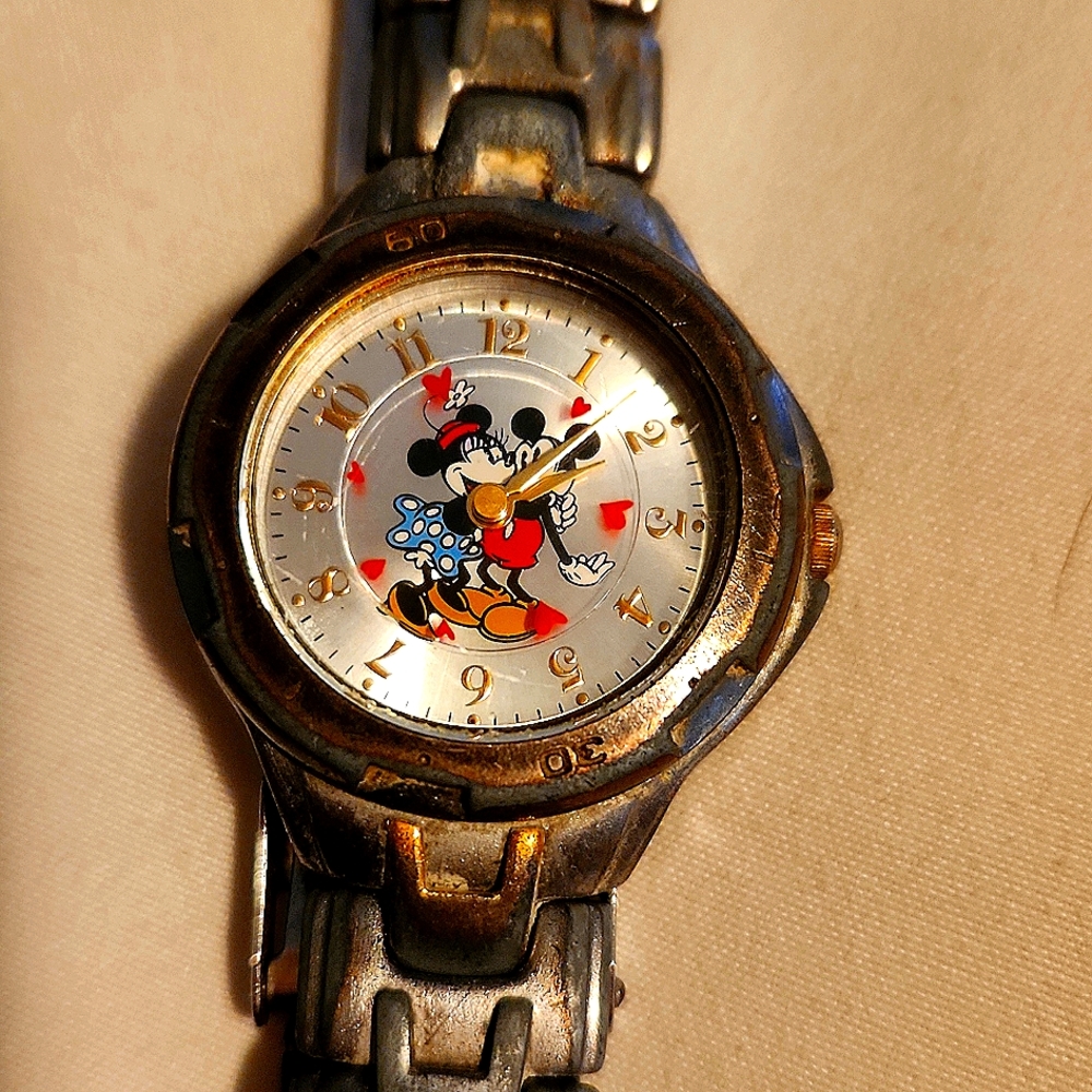 Disney Mickey & Minnie collectors watch